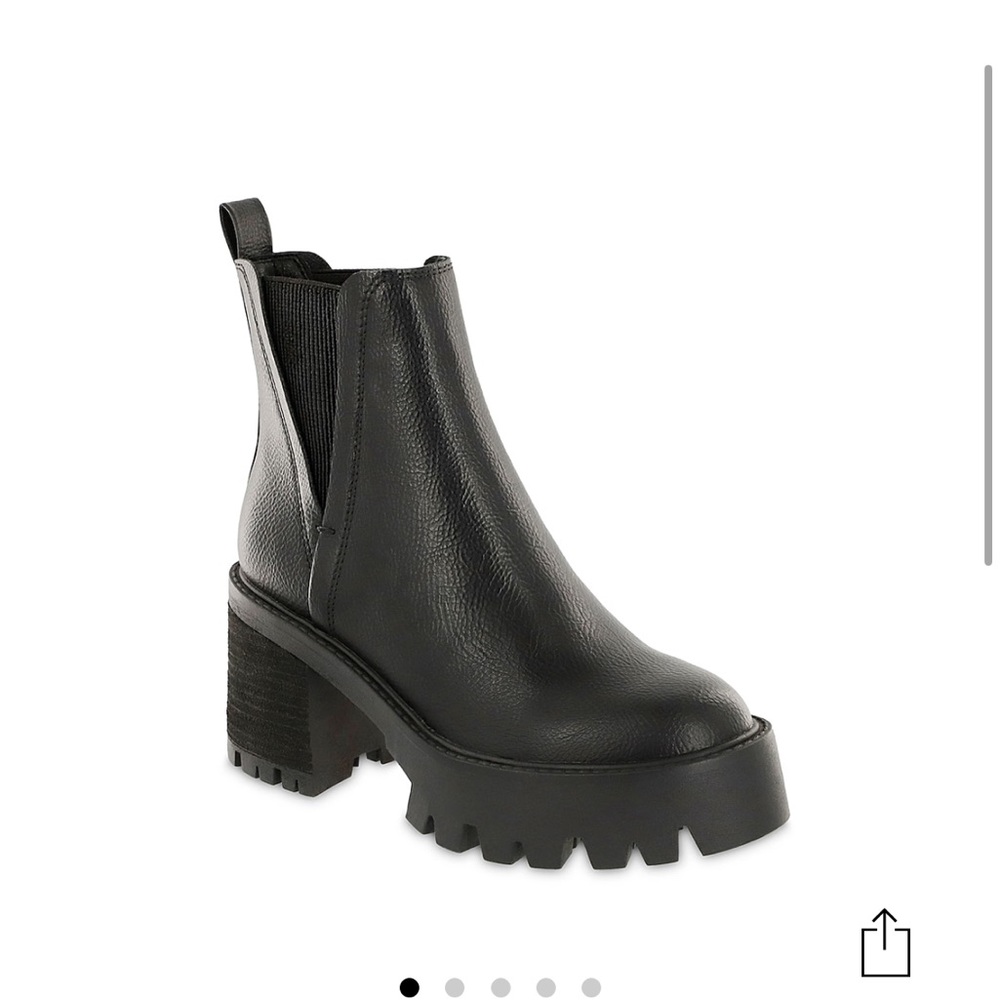 Black boots